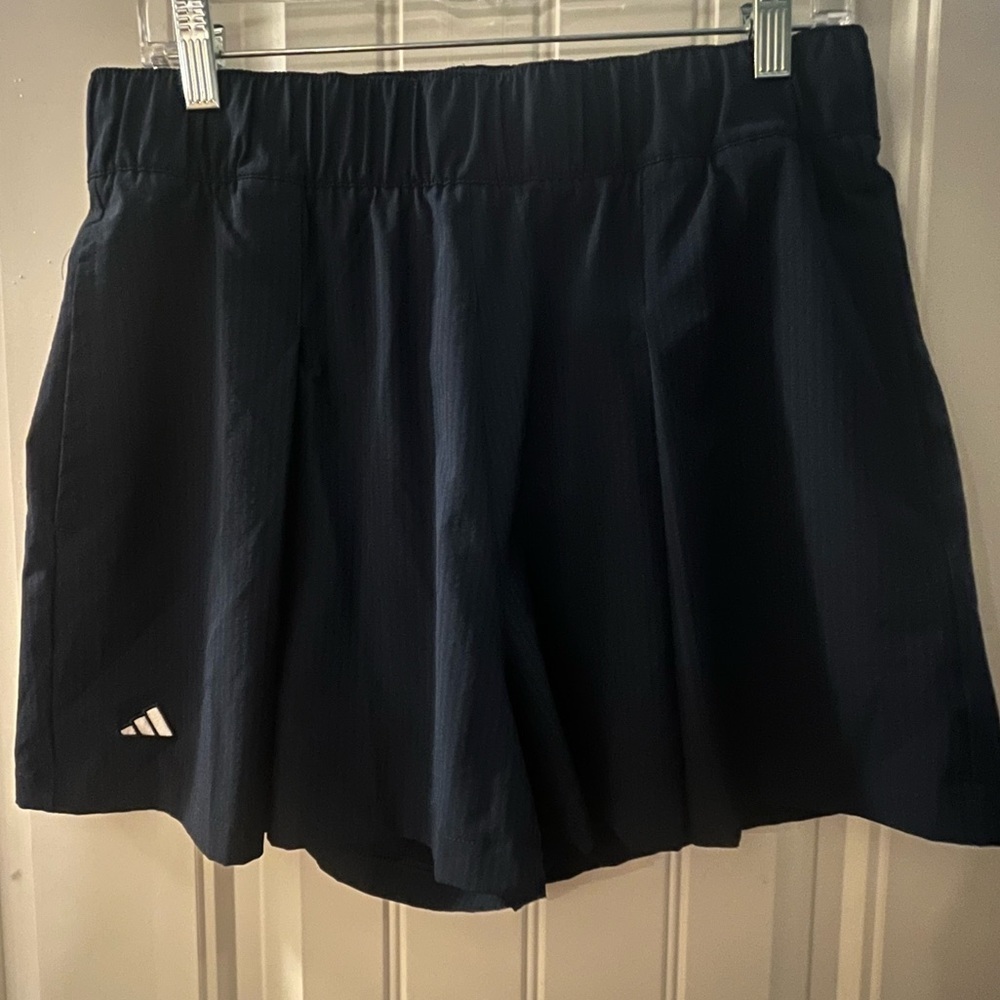 Adidas Front inverted Pleat  Navy Athletic Shorts, size Large